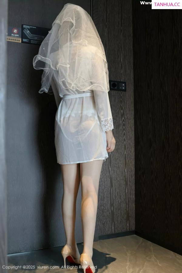   [XiuRen]高清写真图 2025.07.18 No.10559 糯梨子 白色婚纱第3张图片